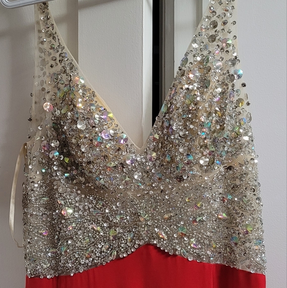 Red and silver sequin gown - Picture 4 of 5